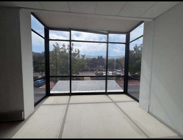 400M² OFFICE TO LET IN PLATTEKLOOF 3